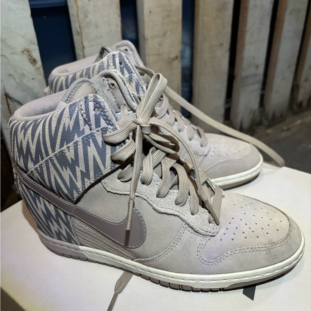 Nike High Top Athletic Shoes in Light Grey and Cream - Picture 2 of 6